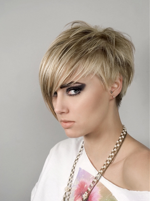 Bobbers short blonde Hairstyles