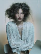 Long Messy Hairstyle by Antoinette Beenders