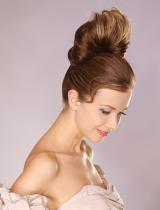   Glamourous Hairstyle by Racoon Intl